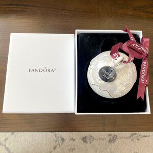 Pandora - Limited Edition 2018 Ornament 2018 ( Brand new in box )